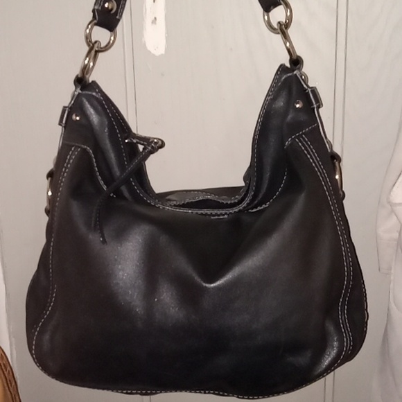 Coach Handbags - COACH LEATHER BAG.